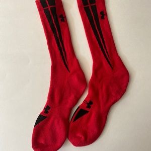 UNDER ARMOUR UA Red Black Basketball Athletic Gym Socks L
